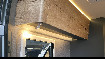 buesgen-zwei_schwenkbare_spot-leselampen_mit_usb_im_fussbereich_unter_den_oberschraenken_ueber_dem-20250901_123231