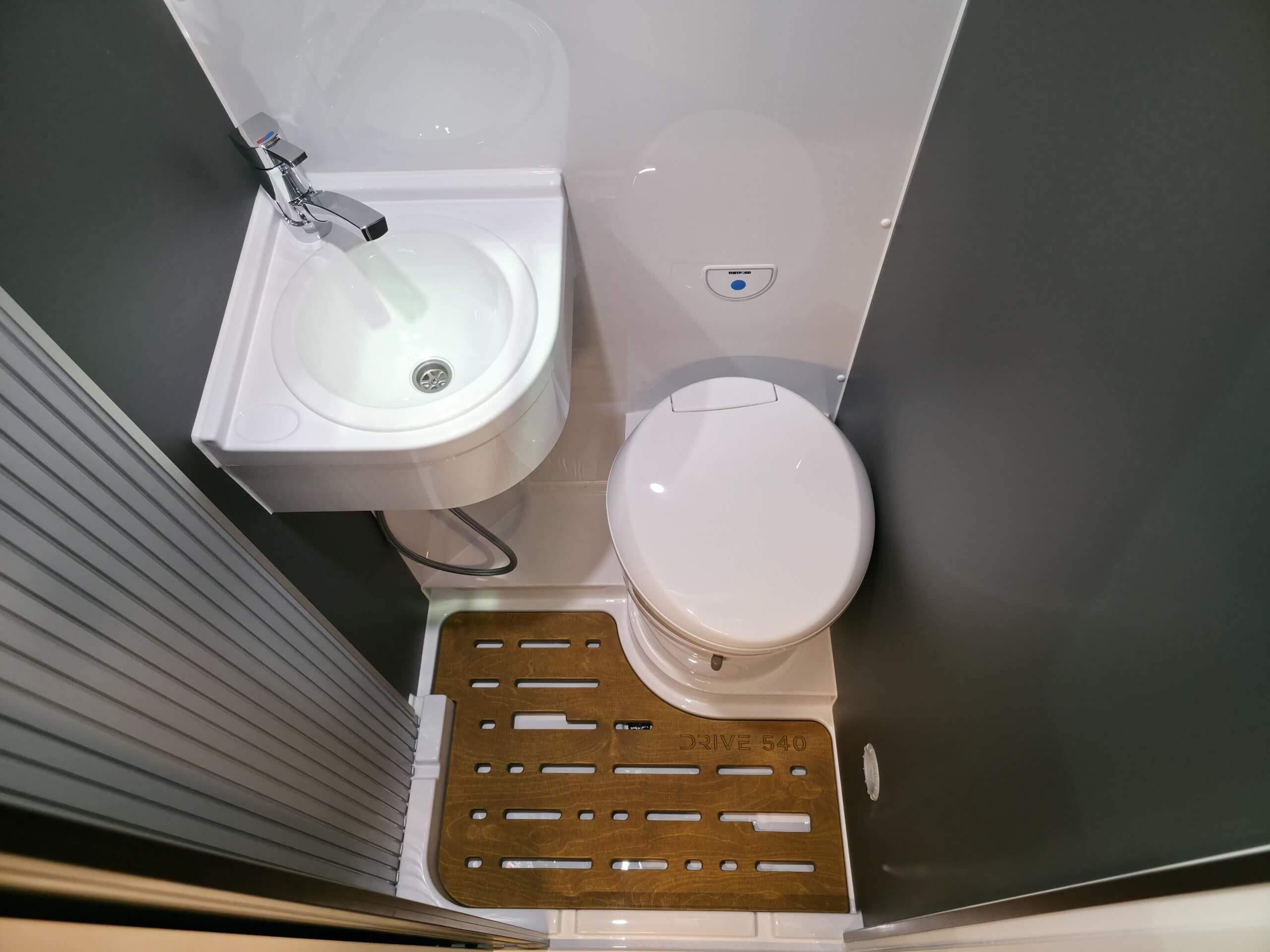 Einlegeboden für die Duschtasse Drive 540