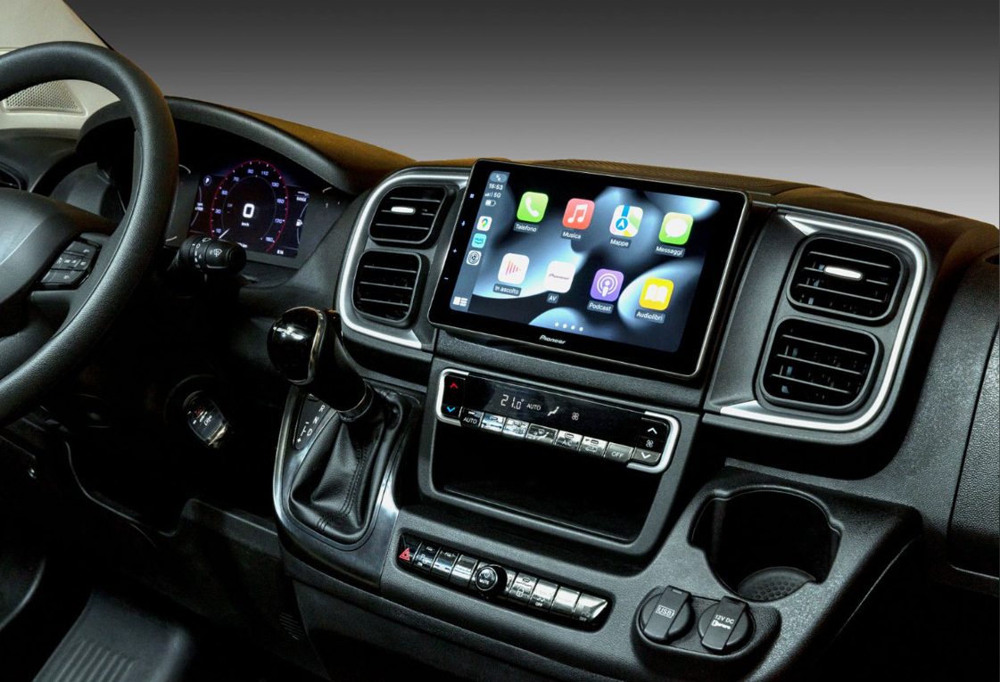 PIONEER 9 Zoll Multimediasystem UKW/DAB+ Radio mit Bluetooth Freisprecheinrichtung, Apple Car-Play und Android Auto zur Darstellung der Handy-Navigation sowie Apps auf dem Radiomonitor zur Ergänzung der optionalen Rückfahrkamera mit Doppellinse