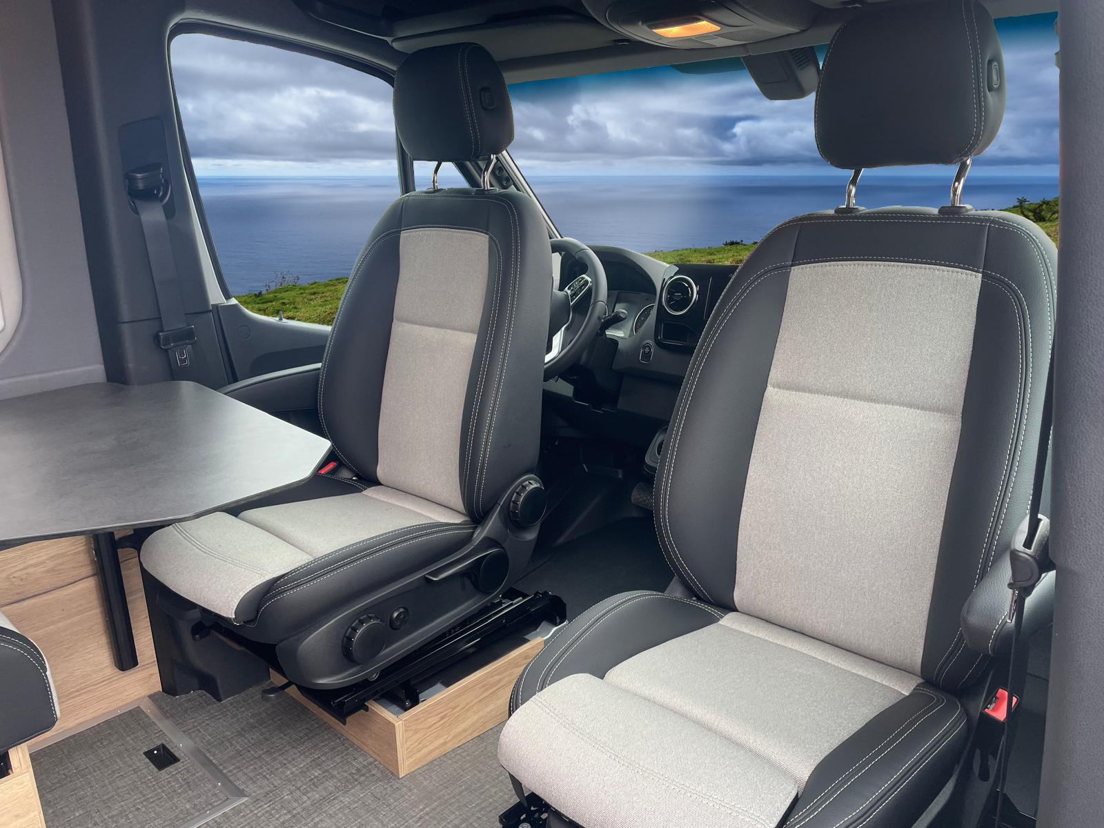 Vegan-Leder/Stoff in grau/schwarz (MB)